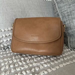 Māedn Crossbody - Camel